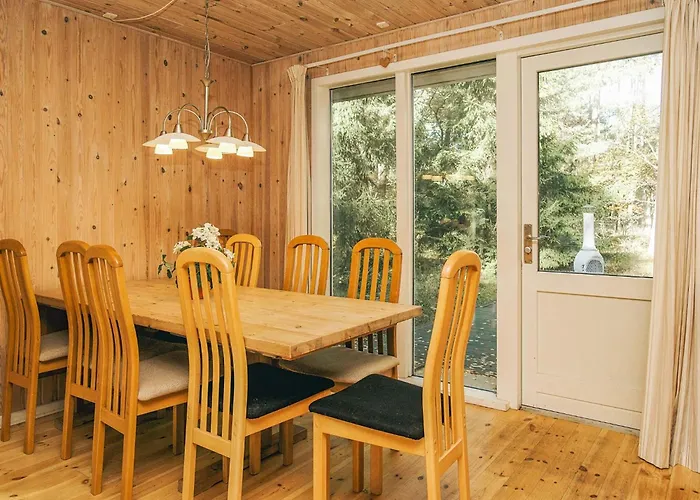 Semesterbostad 8 Person In